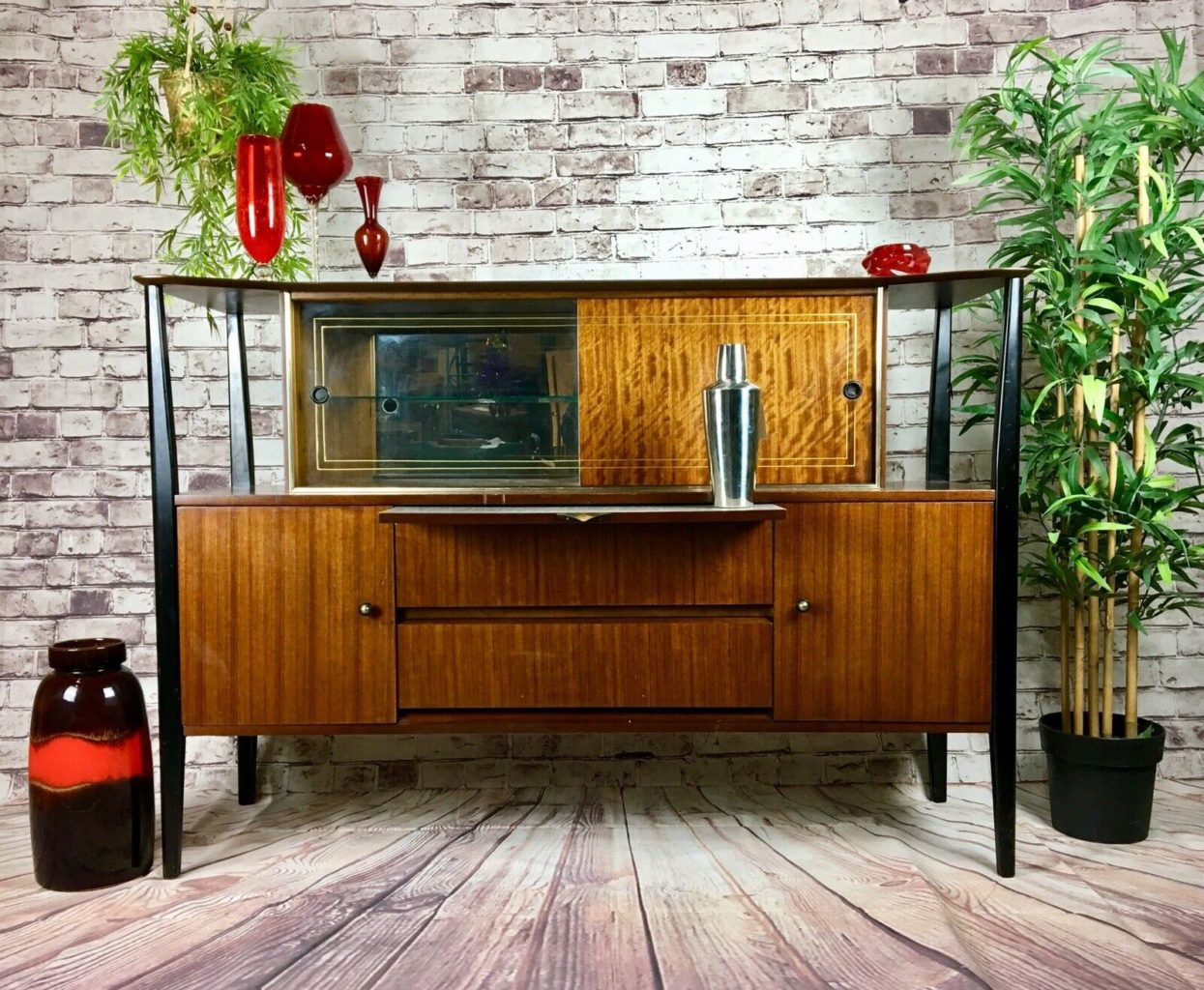 cocktail bar mid century design