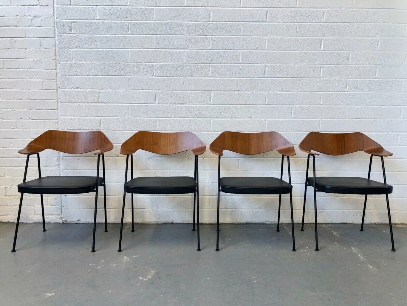 Case-chairs Robin Day Mid Century Modern