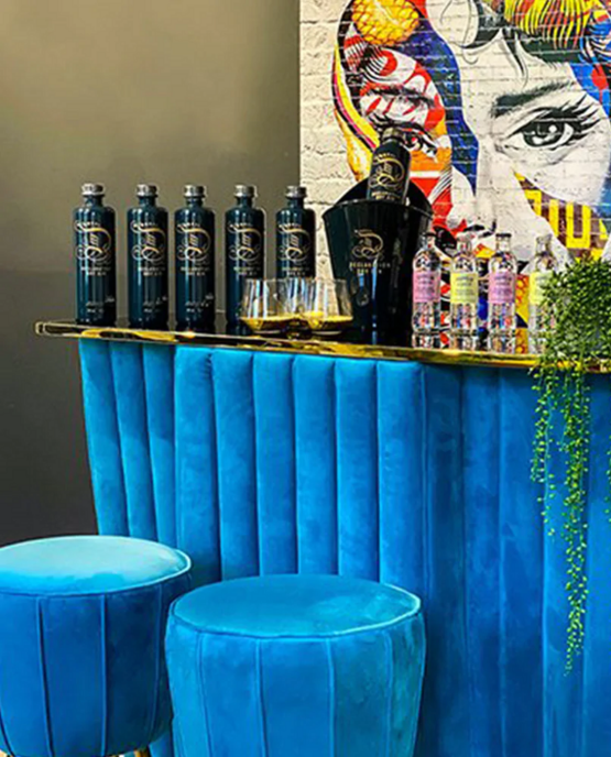 Velvet bar