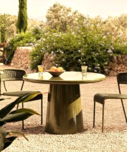 Reti Outdoor Dining Table