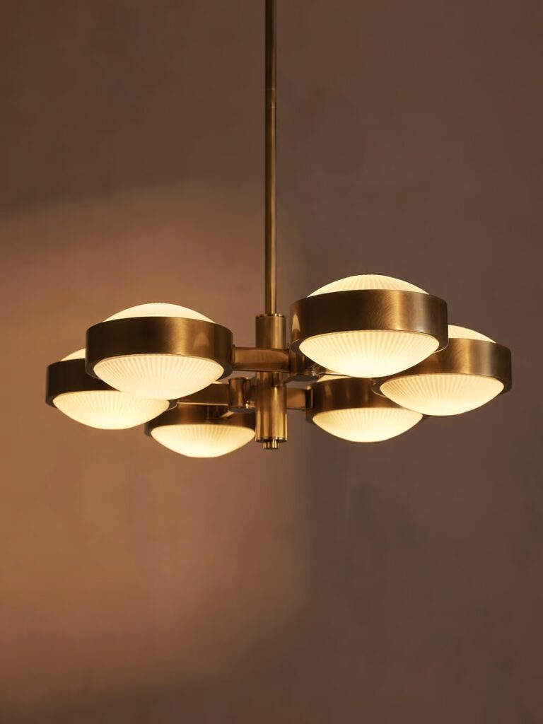 Edith Chandelier